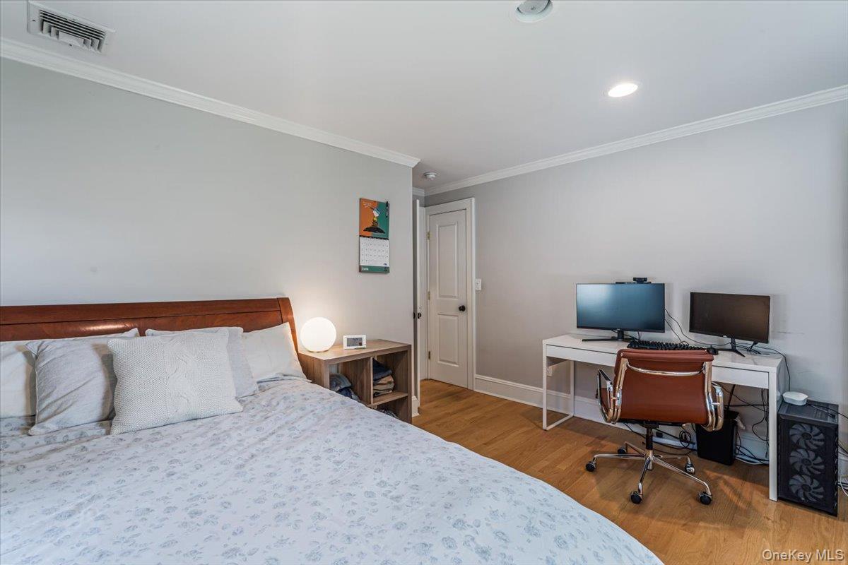 130 Sands Point Road, Sands Point, NY 11050