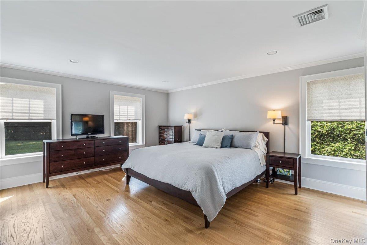 130 Sands Point Road, Sands Point, NY 11050