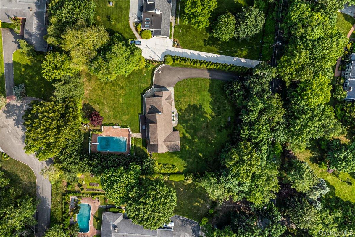 130 Sands Point Road, Sands Point, NY 11050