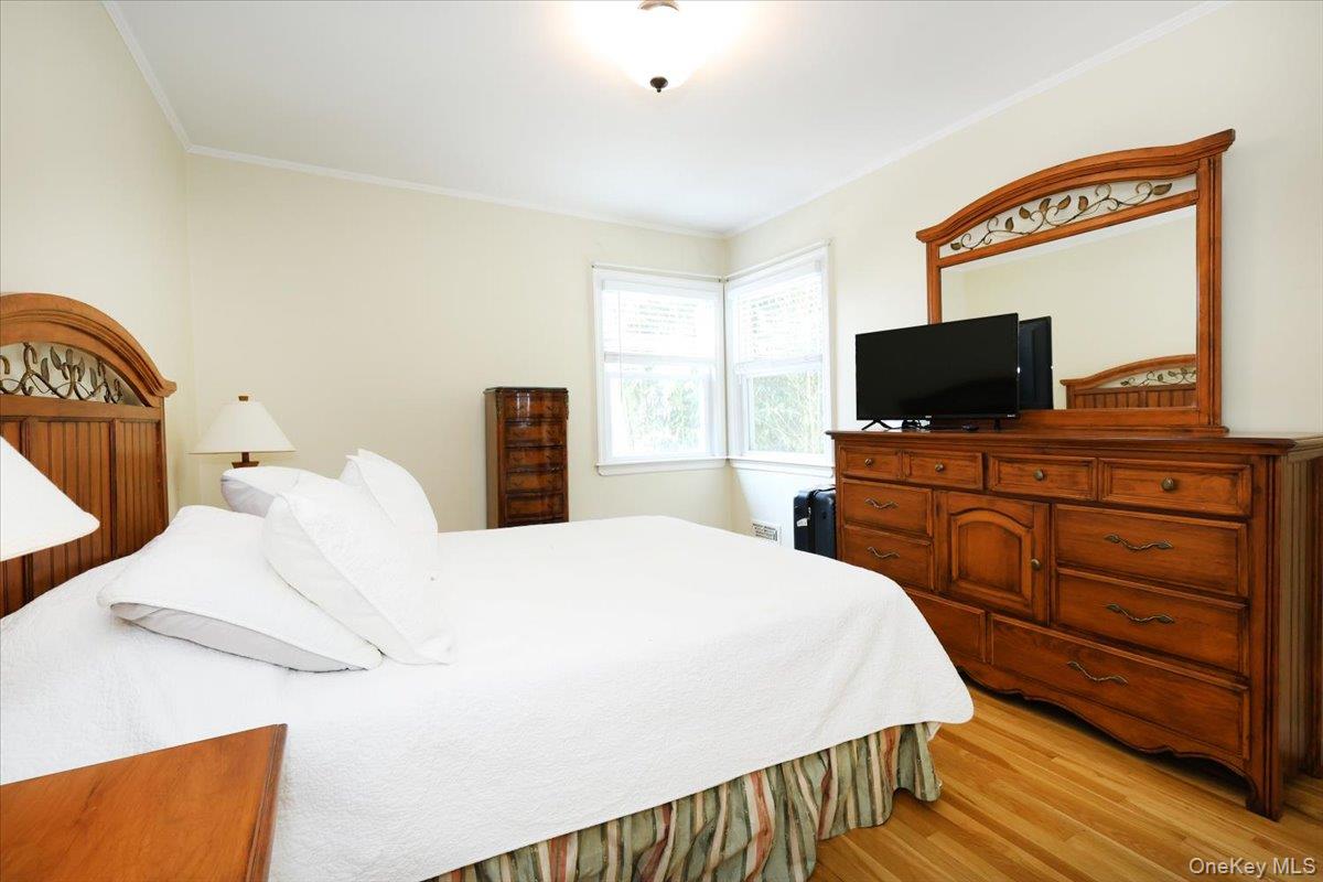 50-54 Deepdale Place, Little Neck, NY 11362