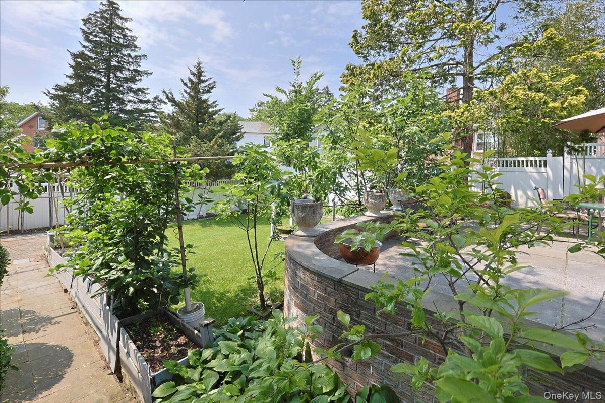 50-54 Deepdale Place, Little Neck, NY 11362