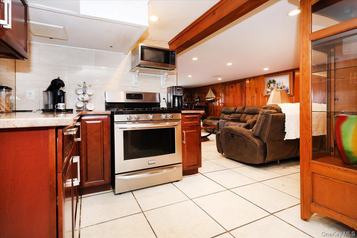 50-54 Deepdale Place, Little Neck, NY 11362