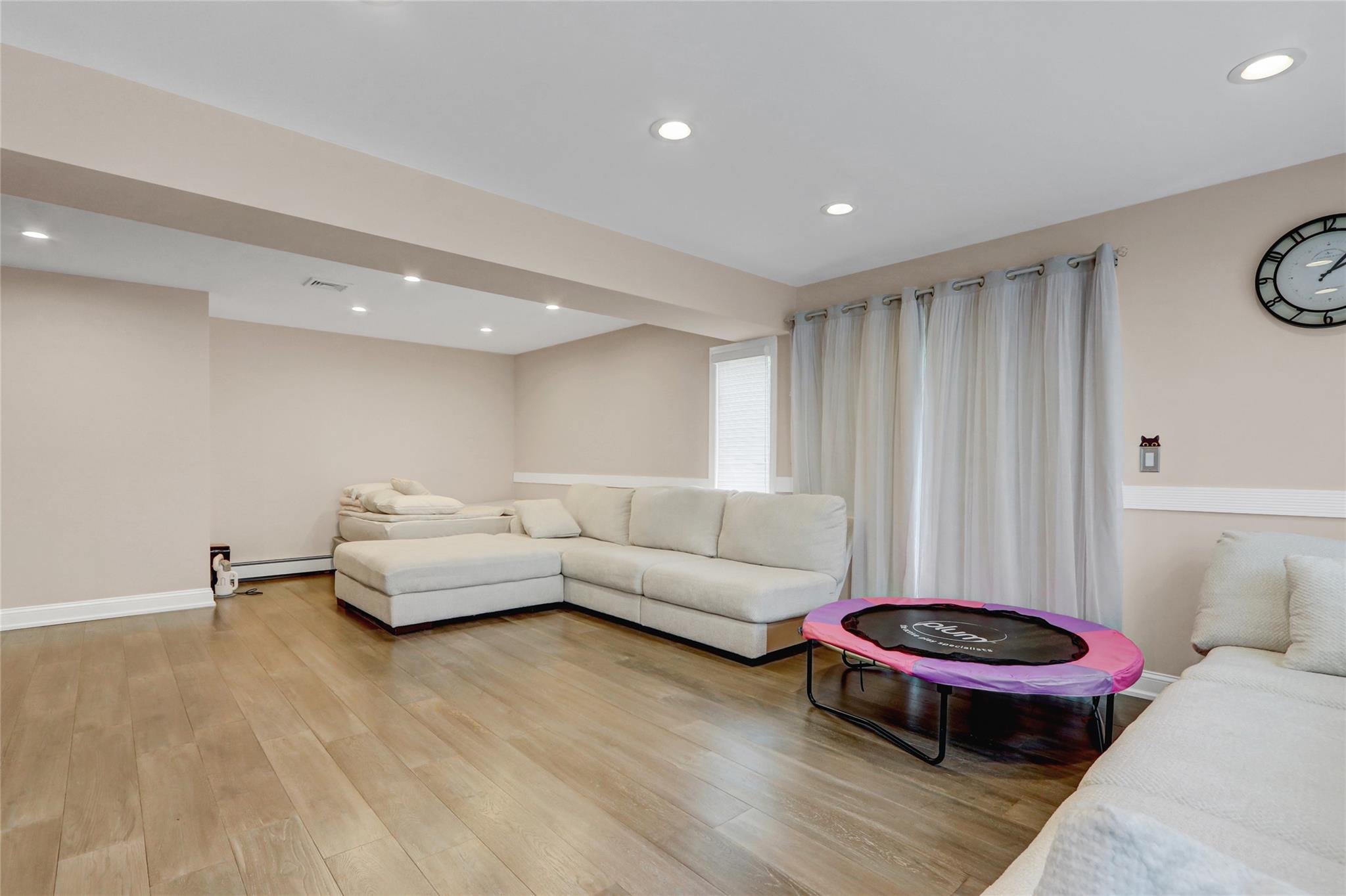 3728 East End, Seaford, NY 11783