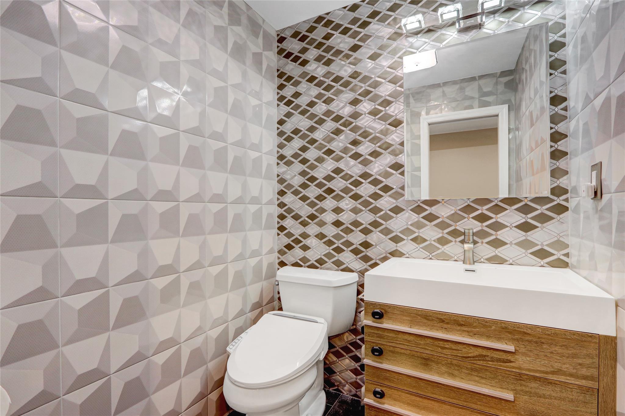 3728 East End, Seaford, NY 11783