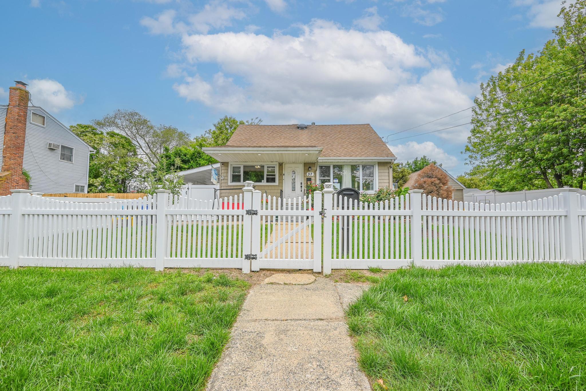 37 E Locust Street, Central Islip, NY 11722