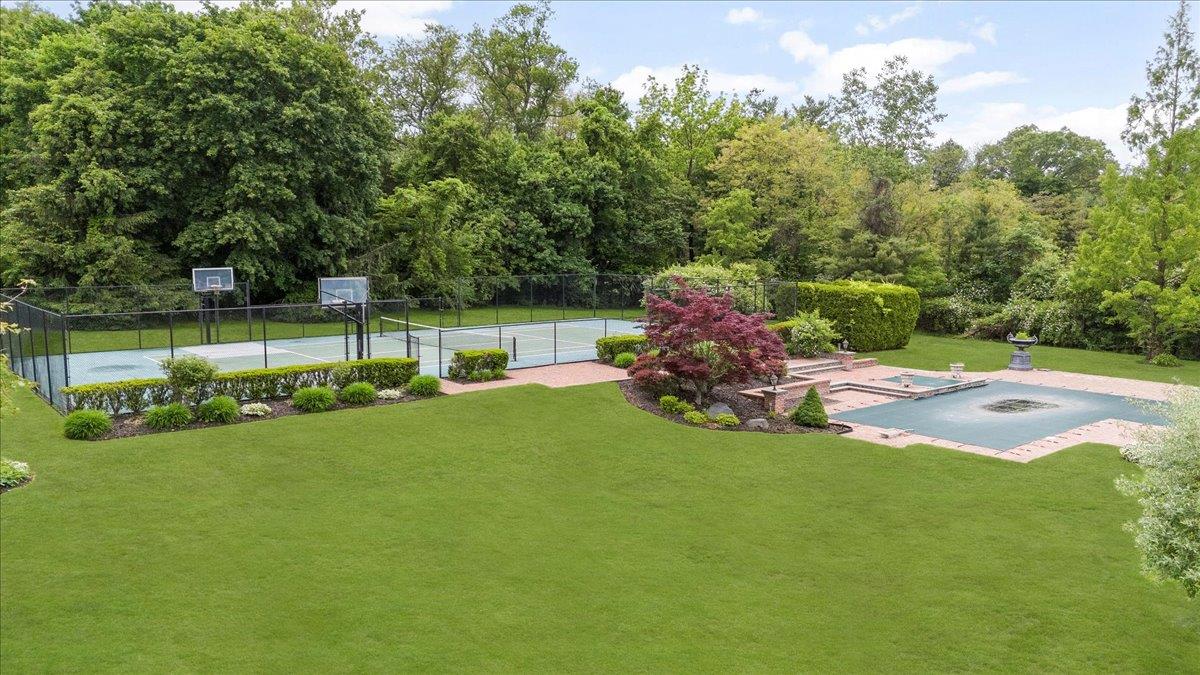 2 Pen Mor Drive, Muttontown, NY 11732