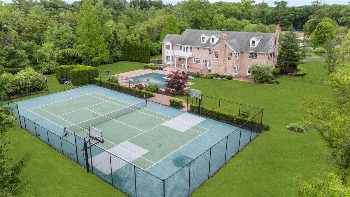 2 Pen Mor Drive, Muttontown, NY 11732