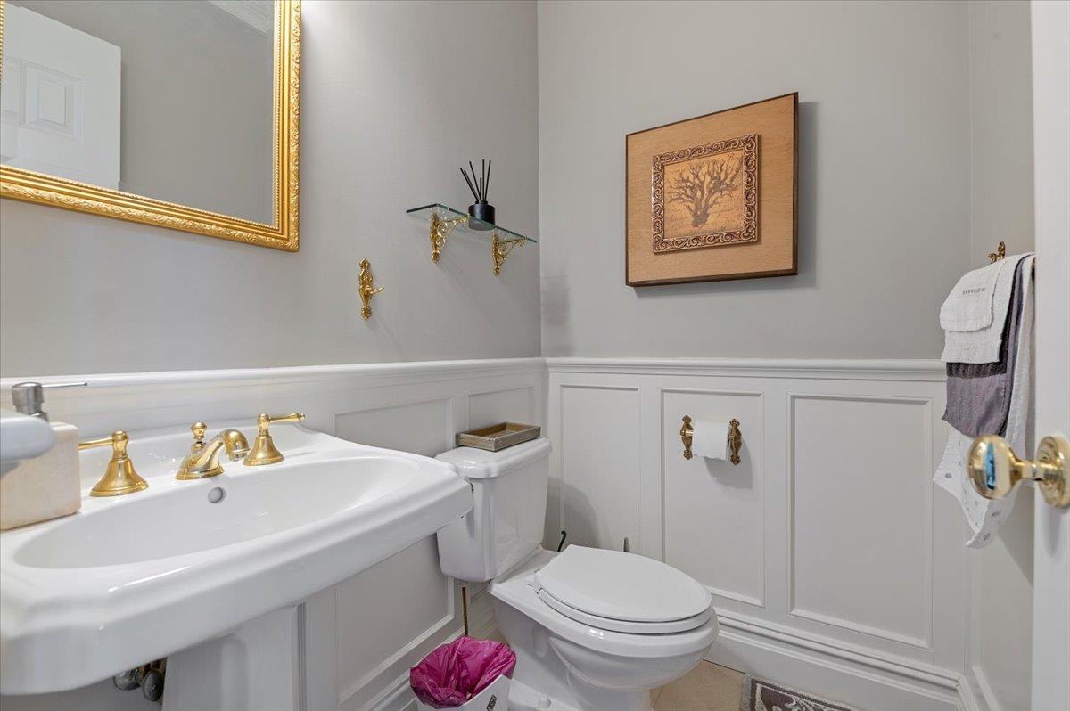 2 Pen Mor Drive, Muttontown, NY 11732