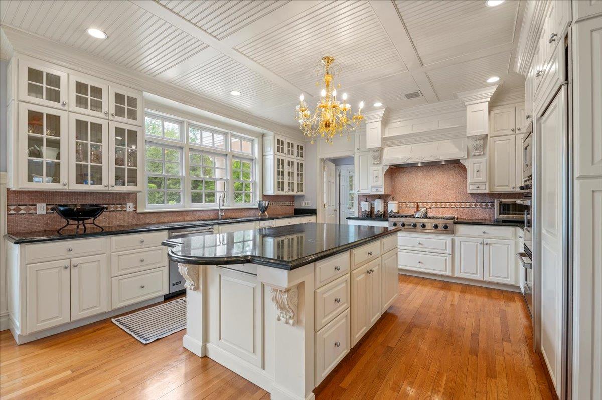 2 Pen Mor Drive, Muttontown, NY 11732