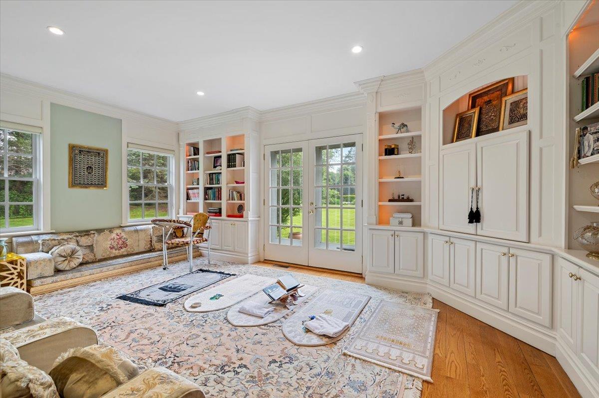 2 Pen Mor Drive, Muttontown, NY 11732