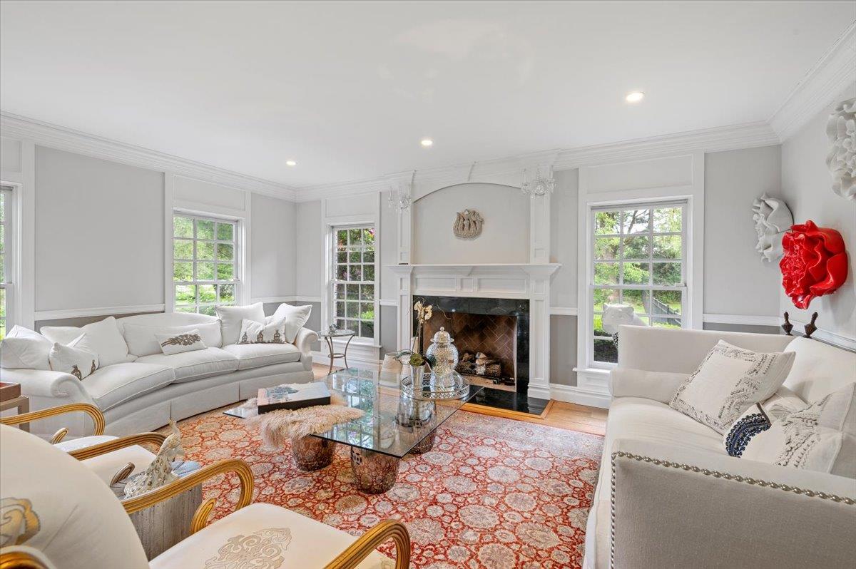 2 Pen Mor Drive, Muttontown, NY 11732