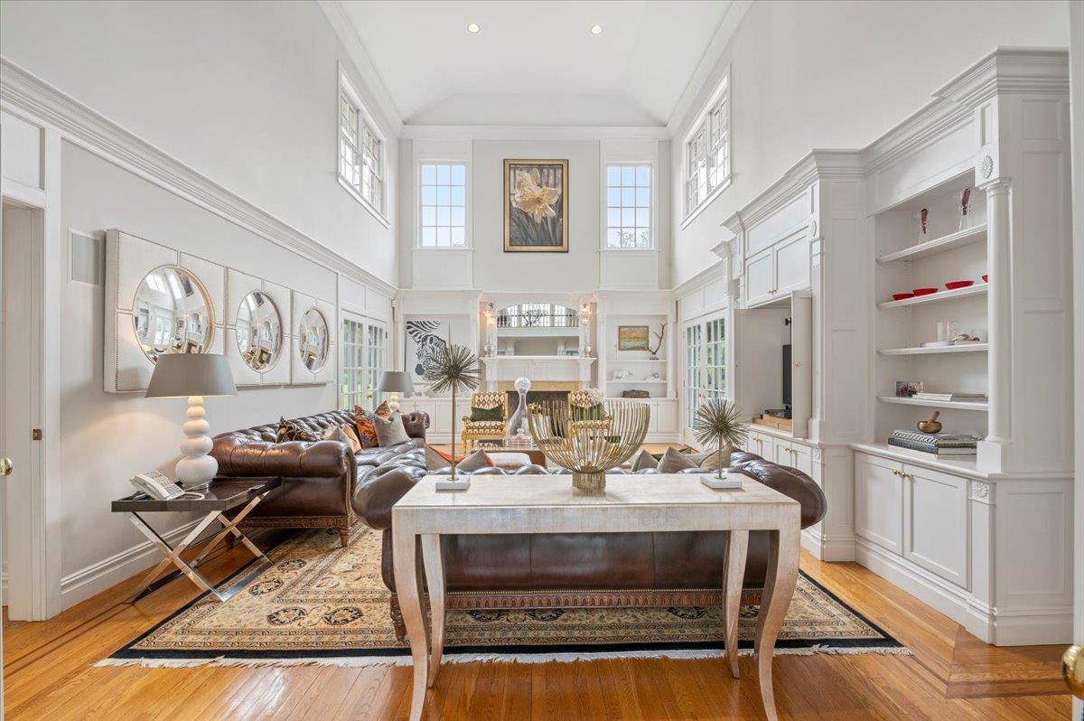 2 Pen Mor Drive, Muttontown, NY 11732