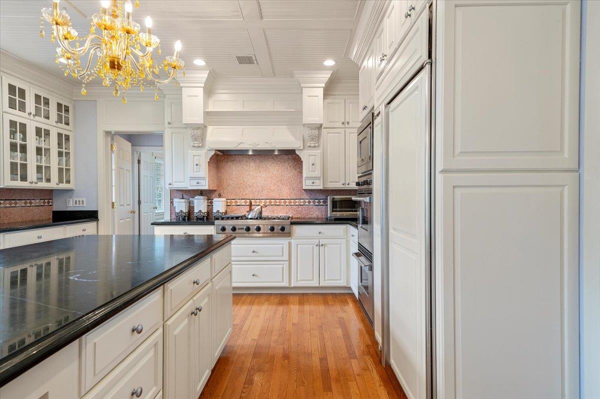 2 Pen Mor Drive, Muttontown, NY 11732