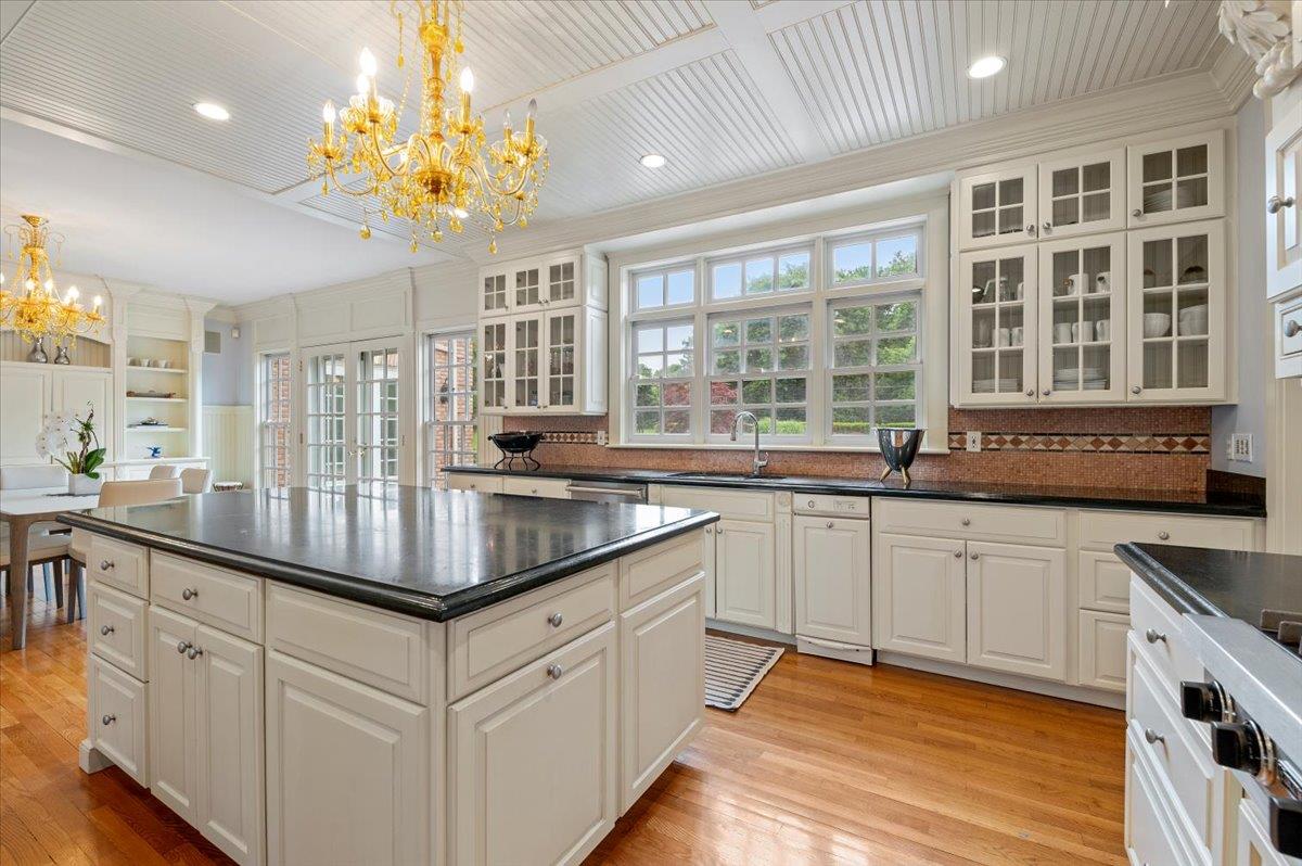 2 Pen Mor Drive, Muttontown, NY 11732