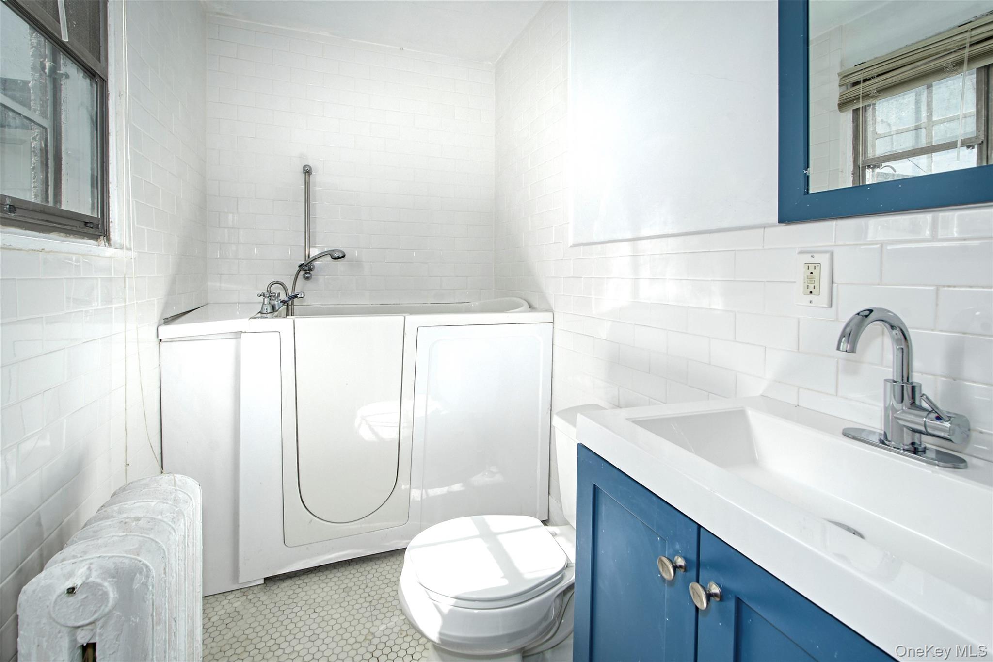 2 Byworth Road, New Rochelle, NY 10804