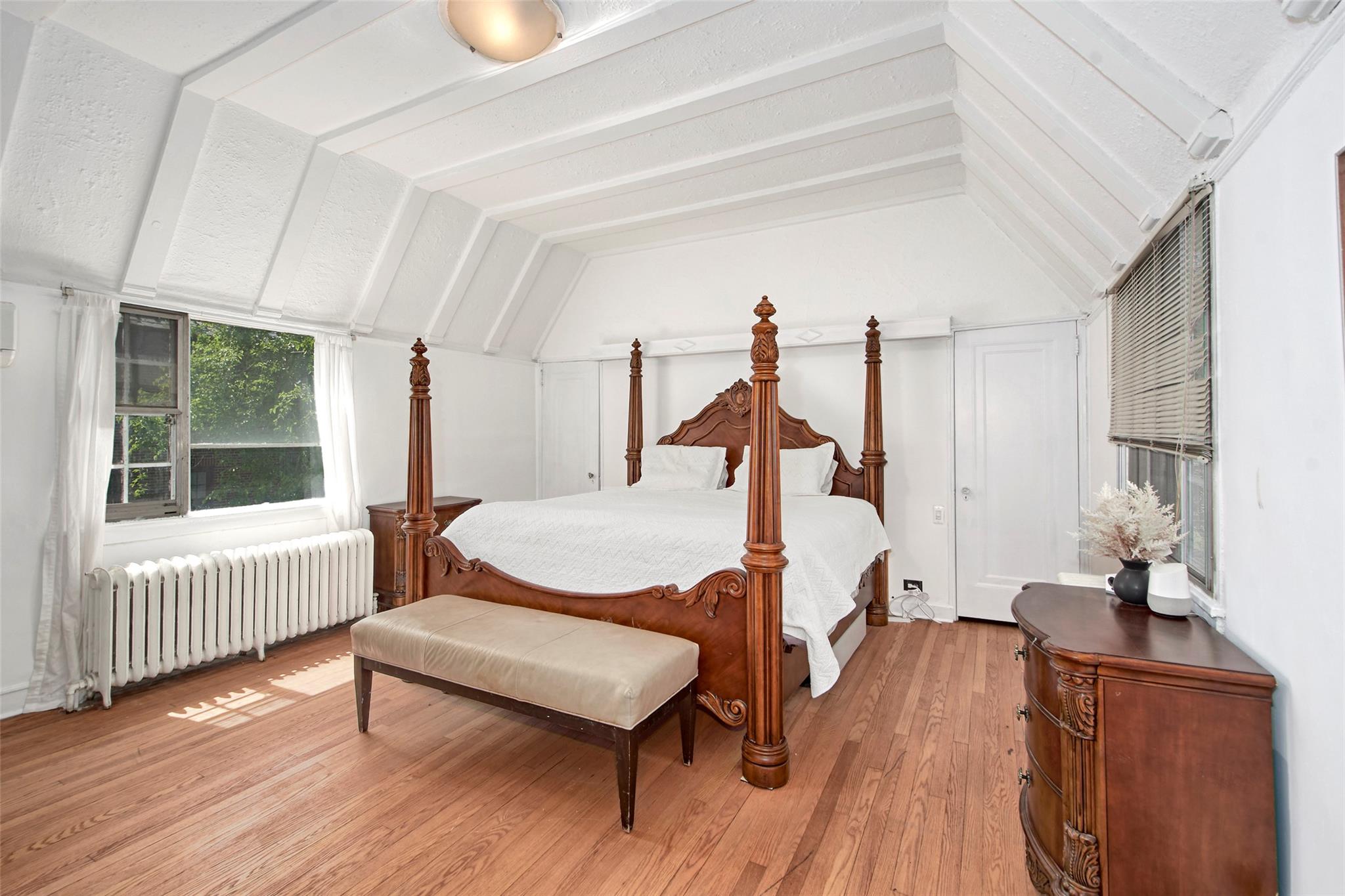 2 Byworth Road, New Rochelle, NY 10804