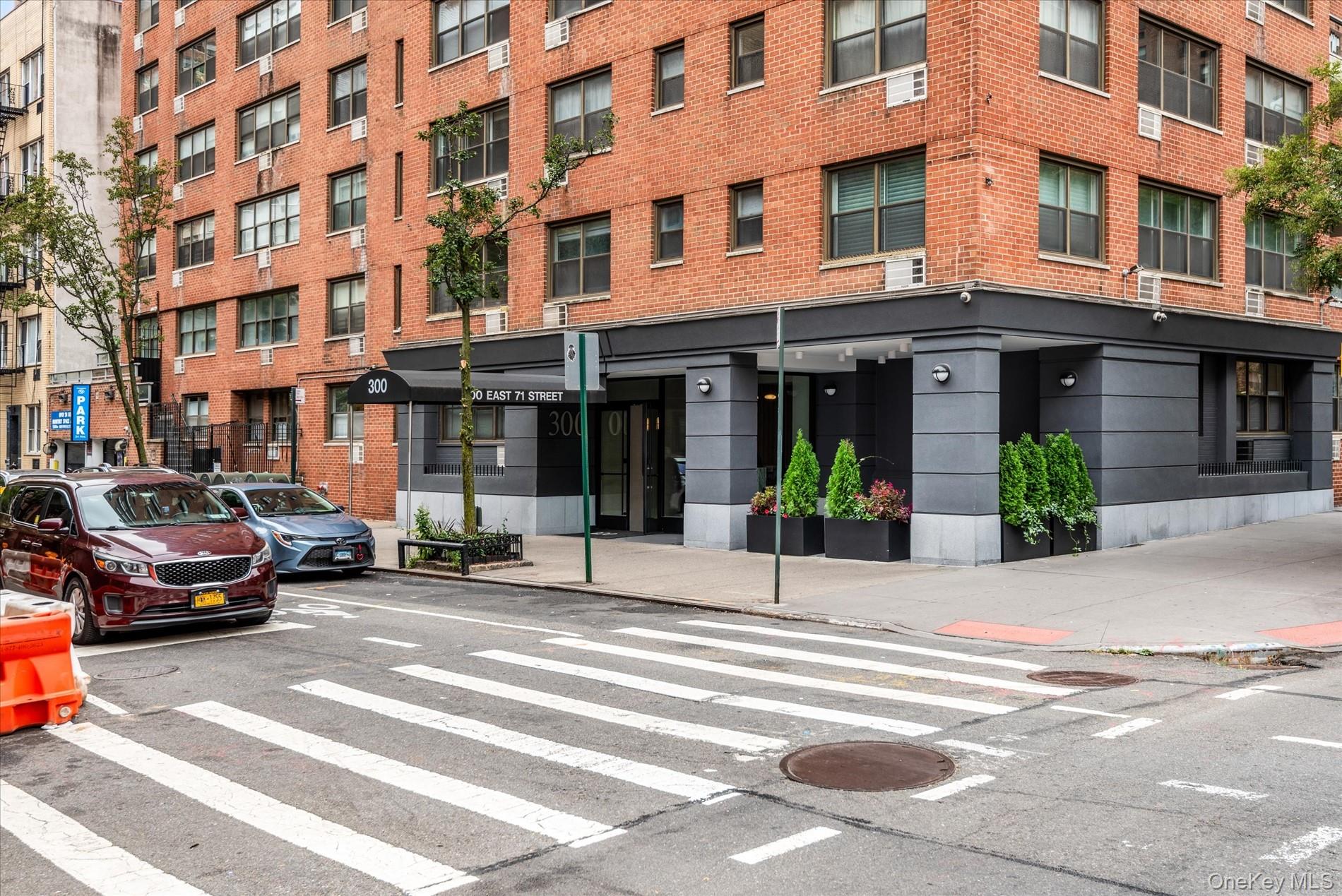 300 E 71st Street # 15R, New York (Manhattan), NY 10021