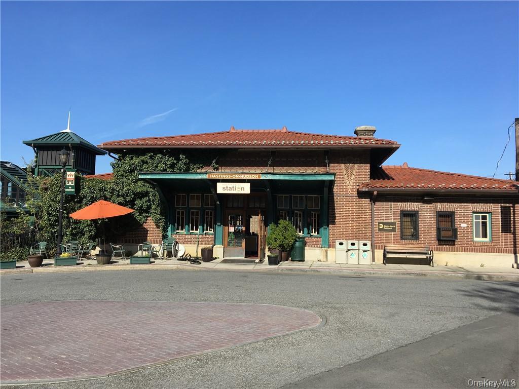 40 Floral Drive, Hastings-on-Hudson, NY 10706