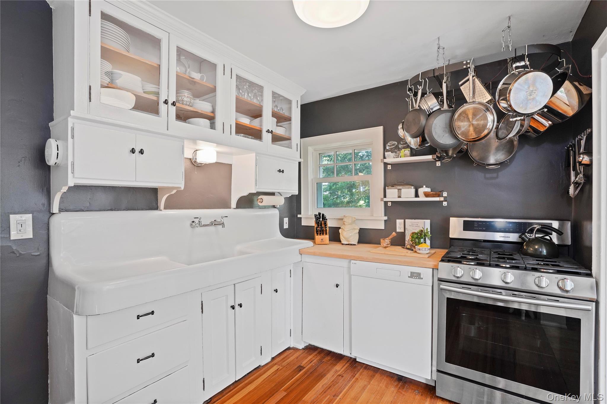 40 Floral Drive, Hastings-on-Hudson, NY 10706