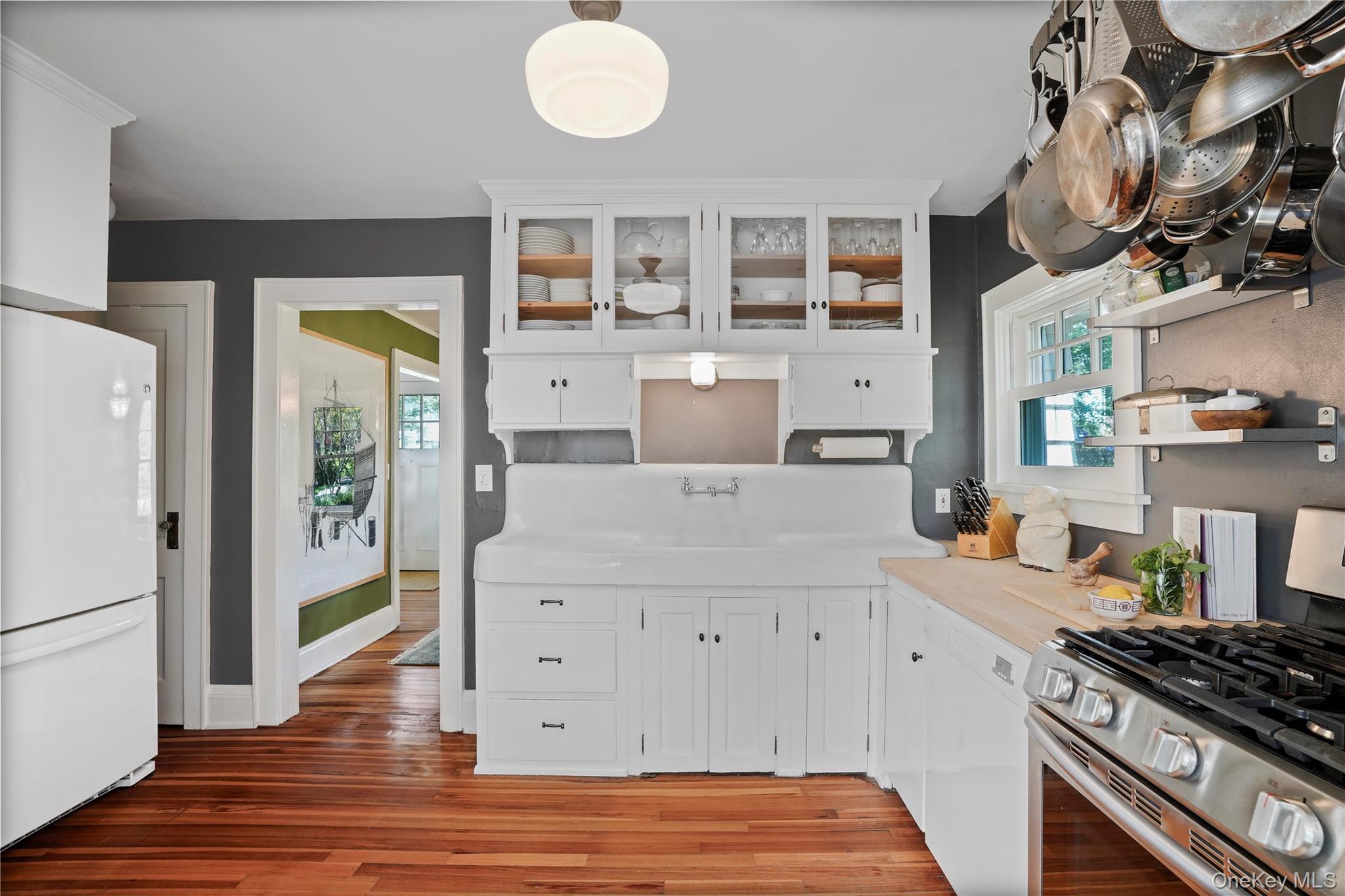 40 Floral Drive, Hastings-on-Hudson, NY 10706