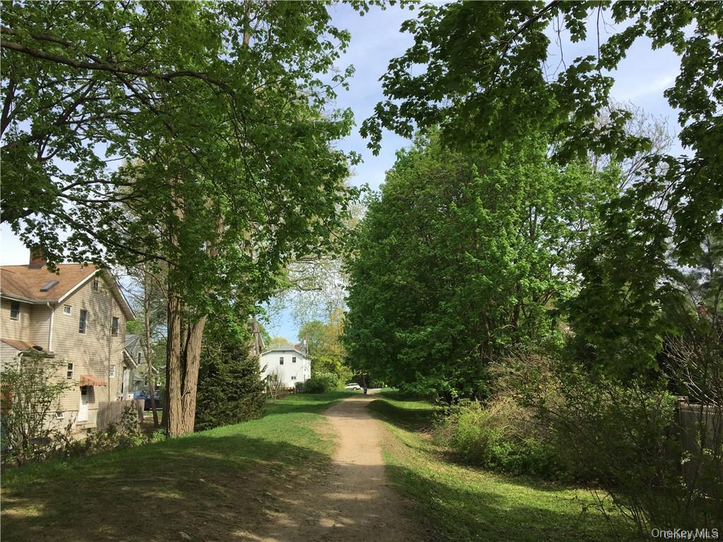 40 Floral Drive, Hastings-on-Hudson, NY 10706