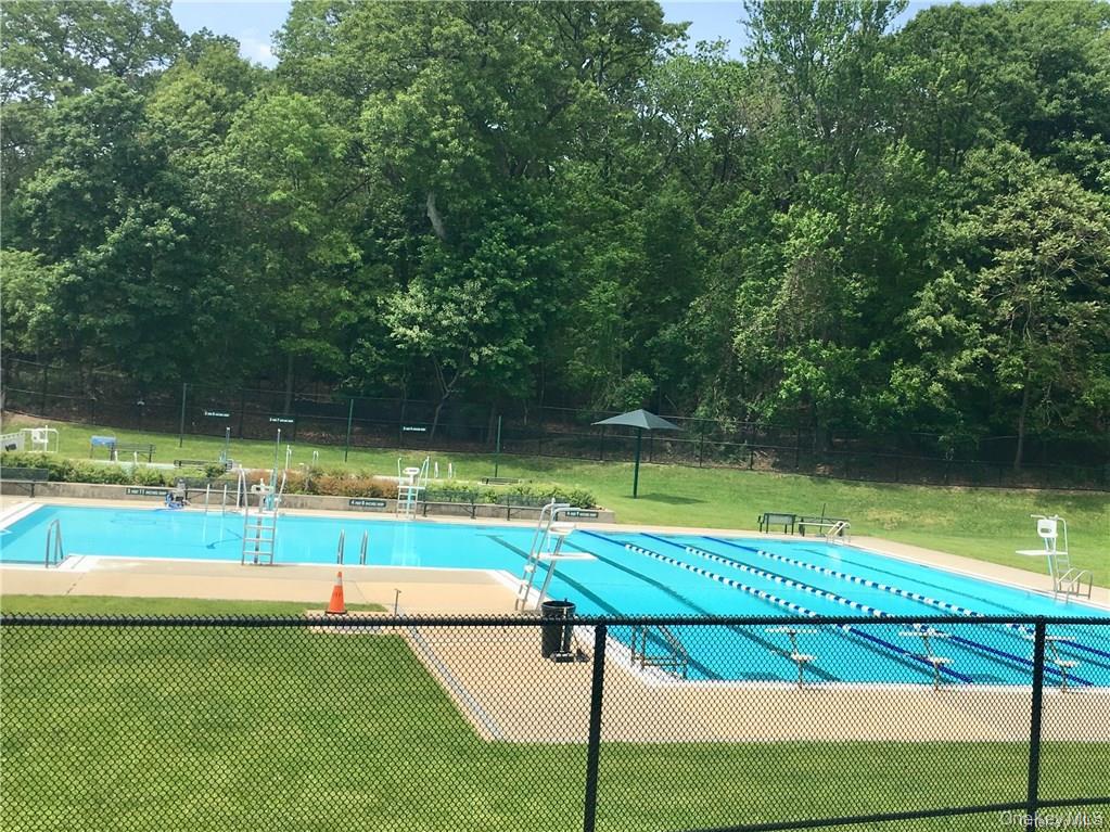 40 Floral Drive, Hastings-on-Hudson, NY 10706