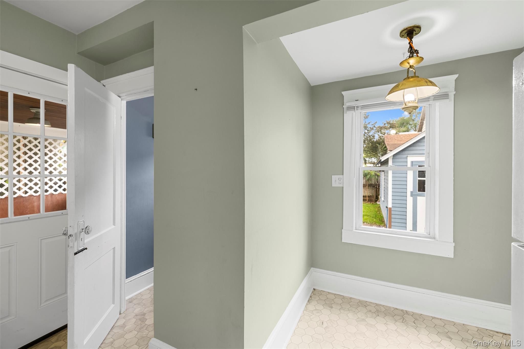 39 Pine Street, Kingston, NY 12401