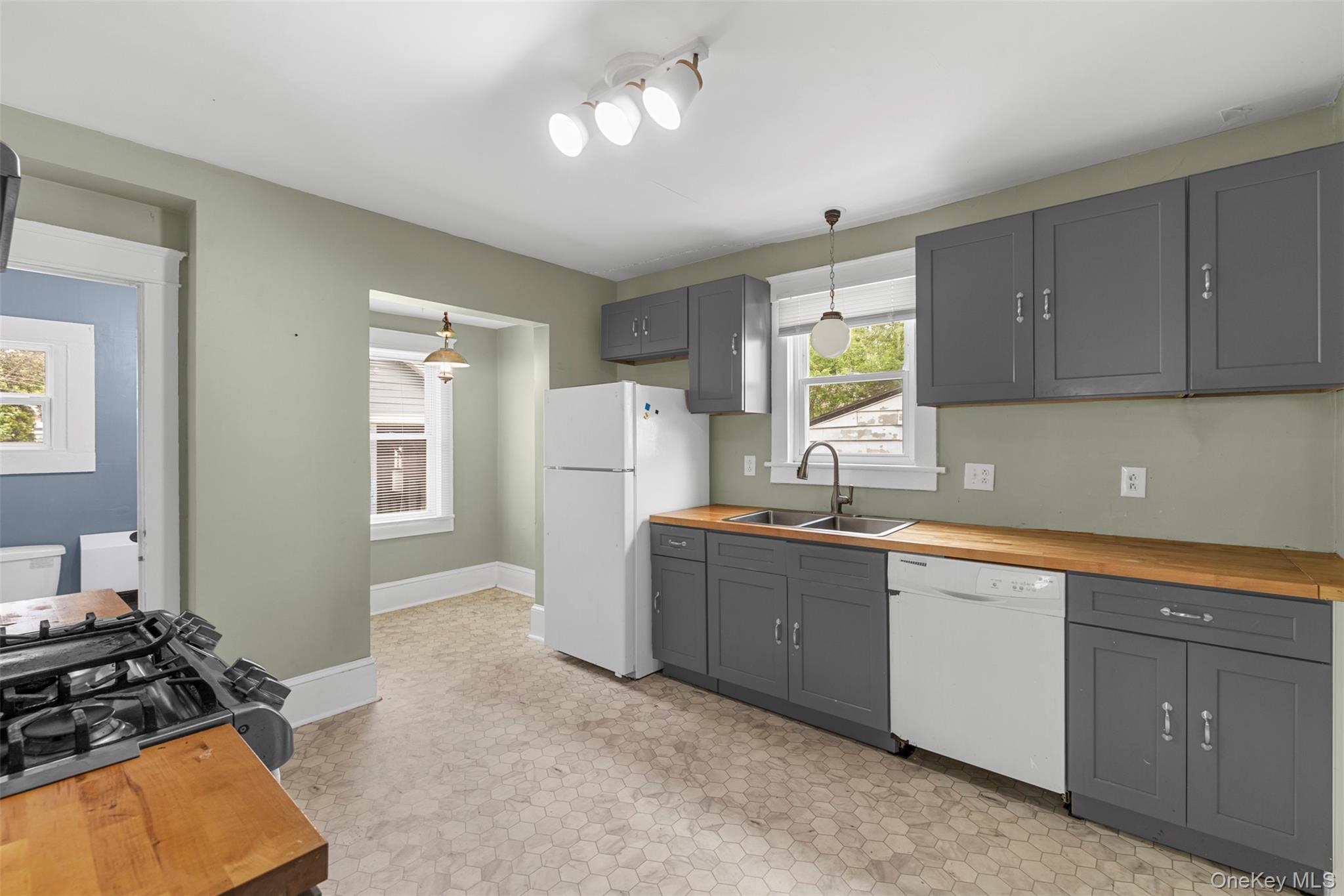 39 Pine Street, Kingston, NY 12401