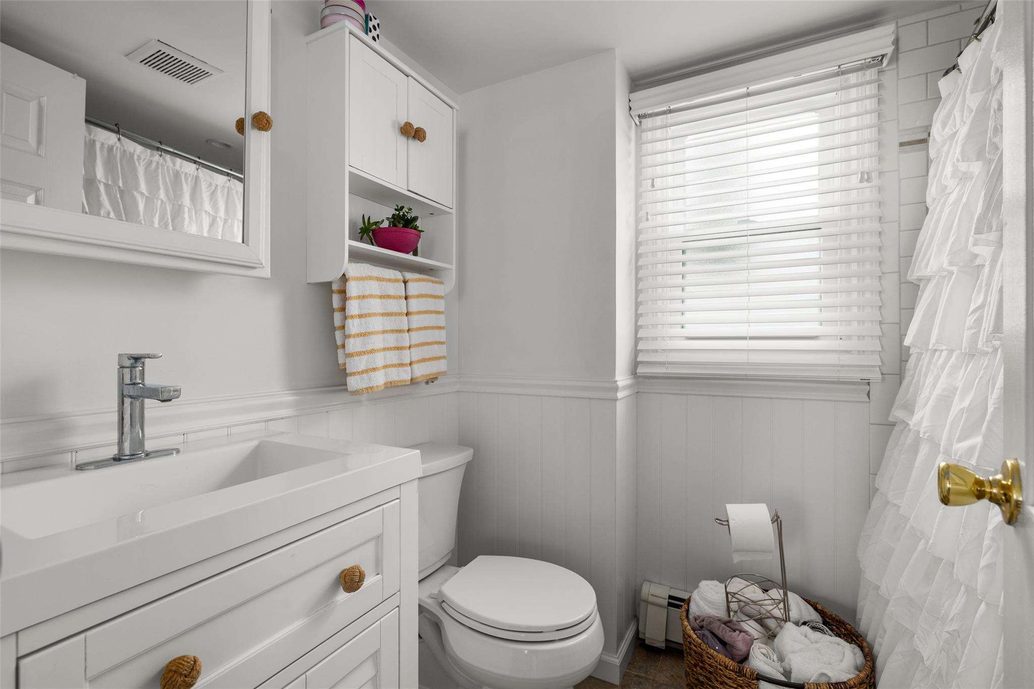 38 Kent Road, Island Park, NY 11558