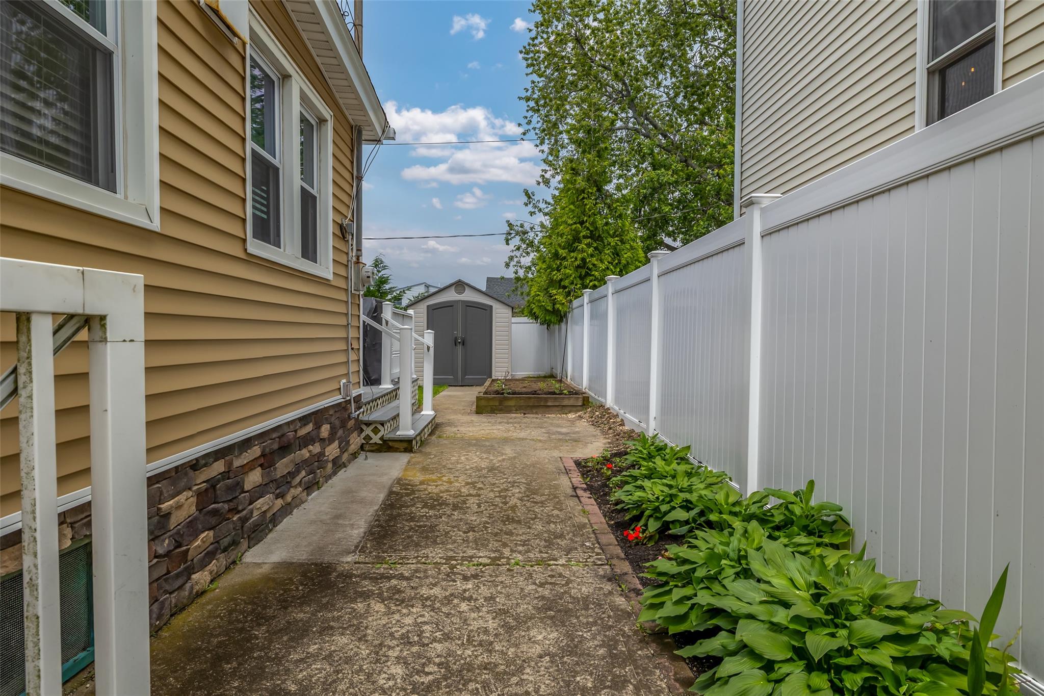 38 Kent Road, Island Park, NY 11558