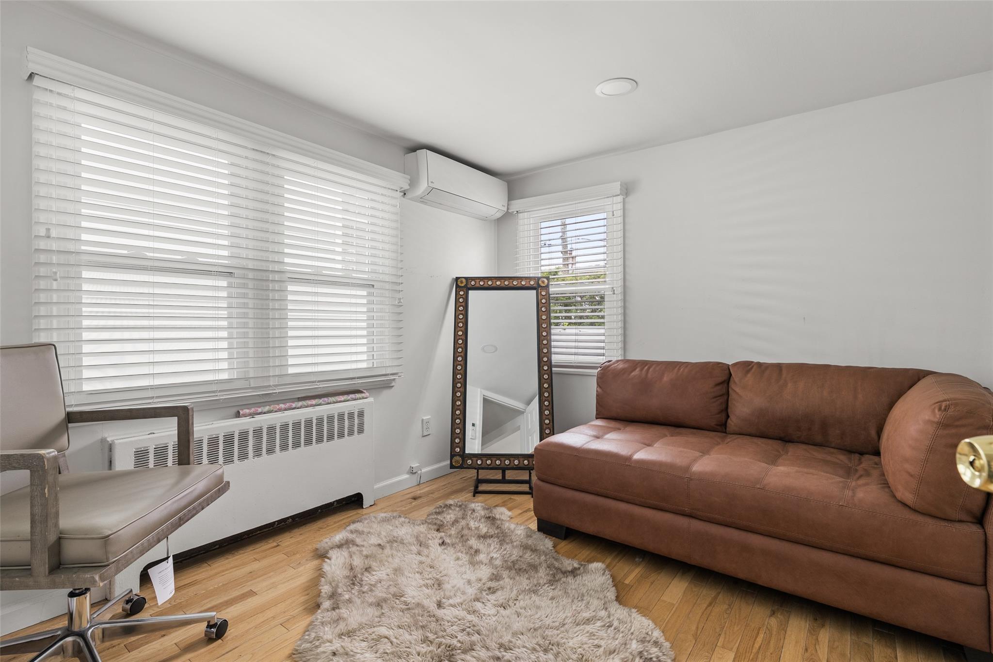 38 Kent Road, Island Park, NY 11558