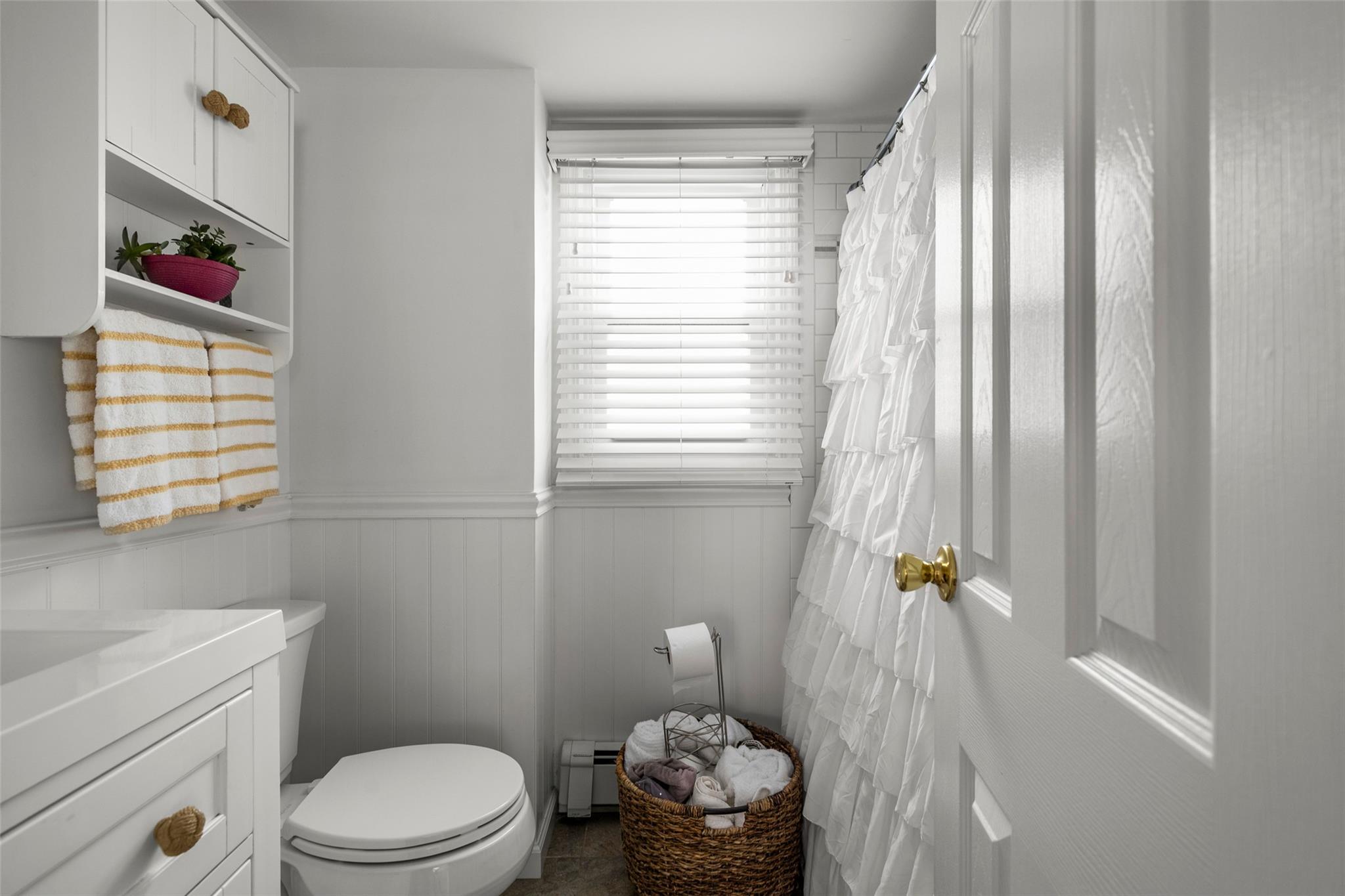 38 Kent Road, Island Park, NY 11558