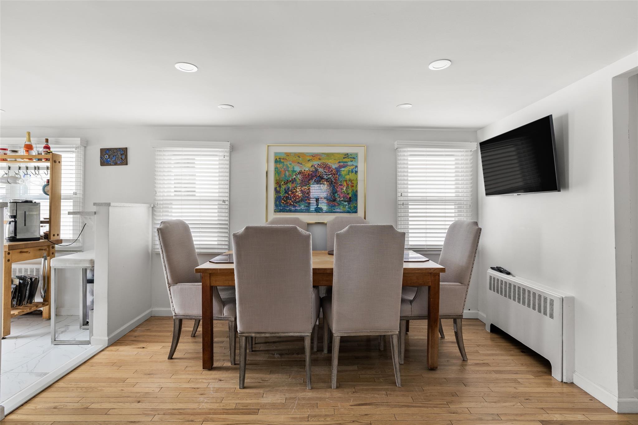 38 Kent Road, Island Park, NY 11558