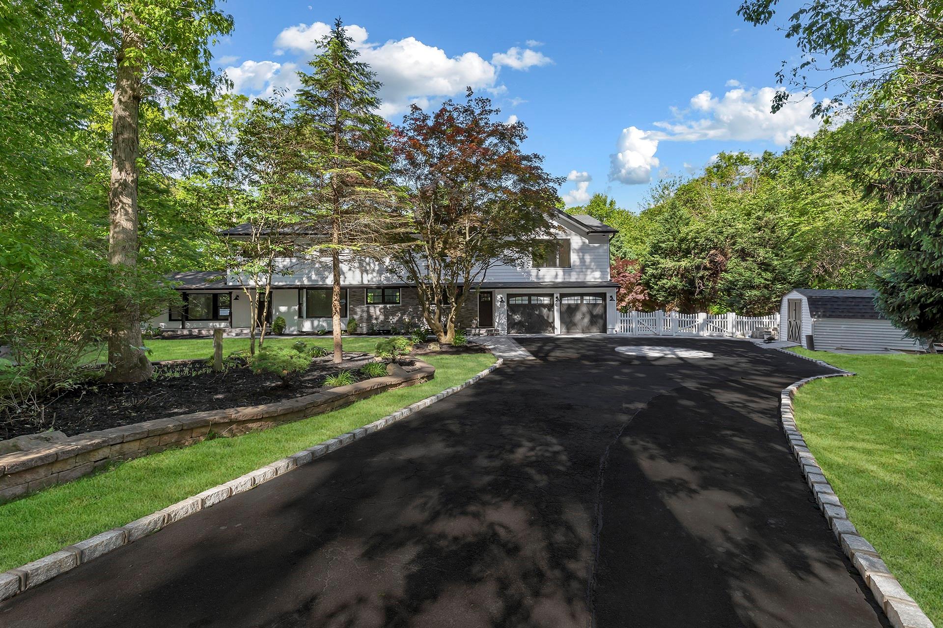 38 Cottontail Road, Melville, NY 11747