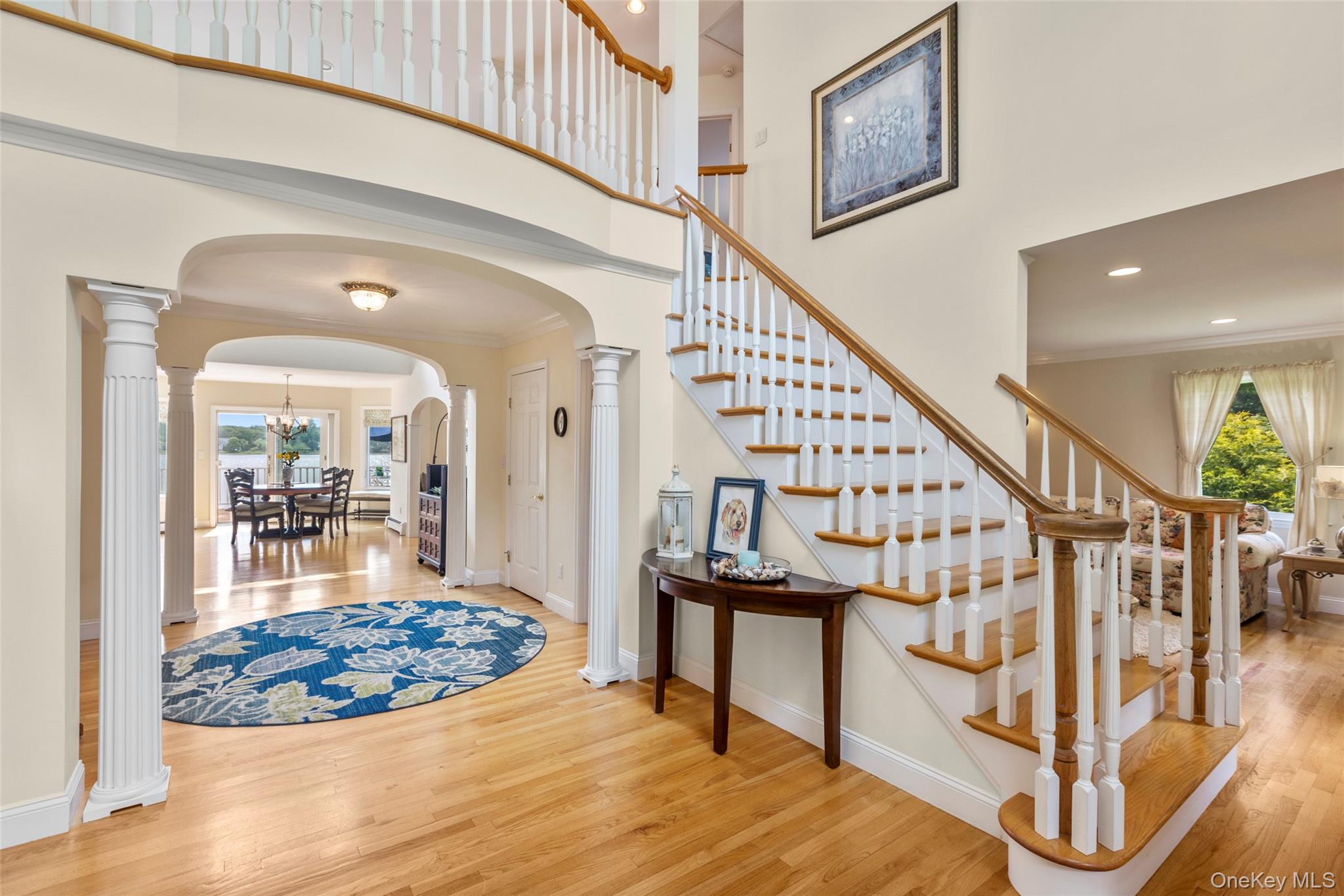 17 Youngs Lane, Setauket, NY 11733