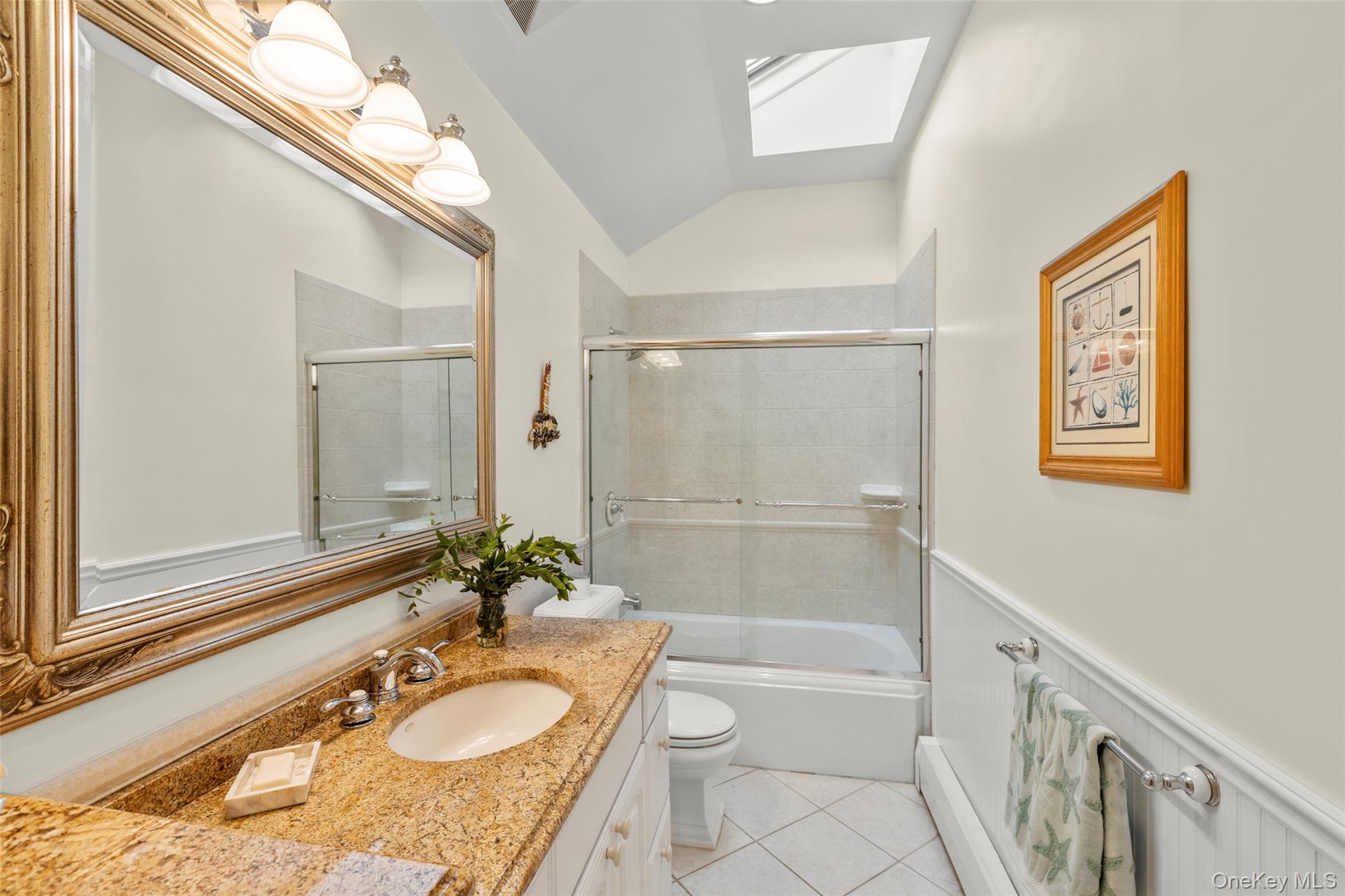 17 Youngs Lane, Setauket, NY 11733