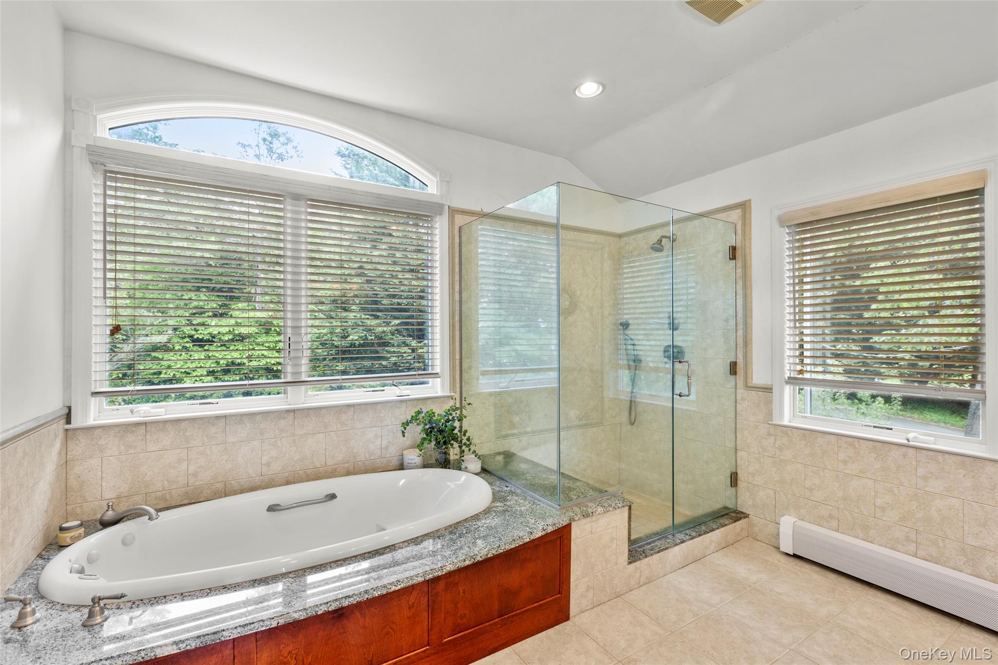 17 Youngs Lane, Setauket, NY 11733