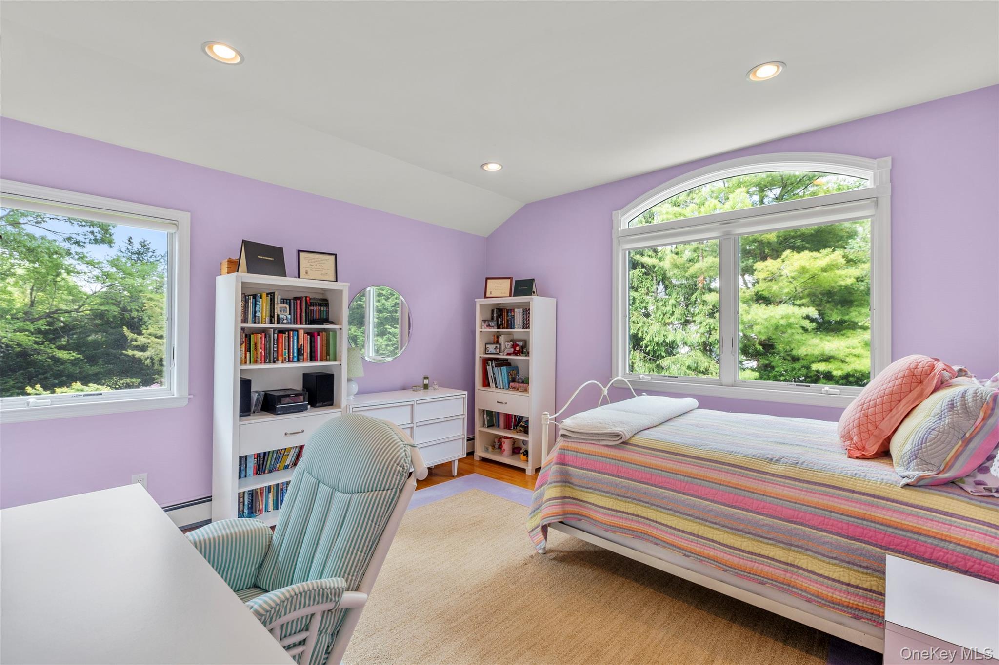 17 Youngs Lane, Setauket, NY 11733