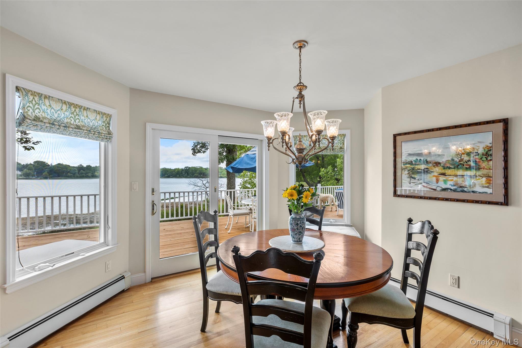 17 Youngs Lane, Setauket, NY 11733