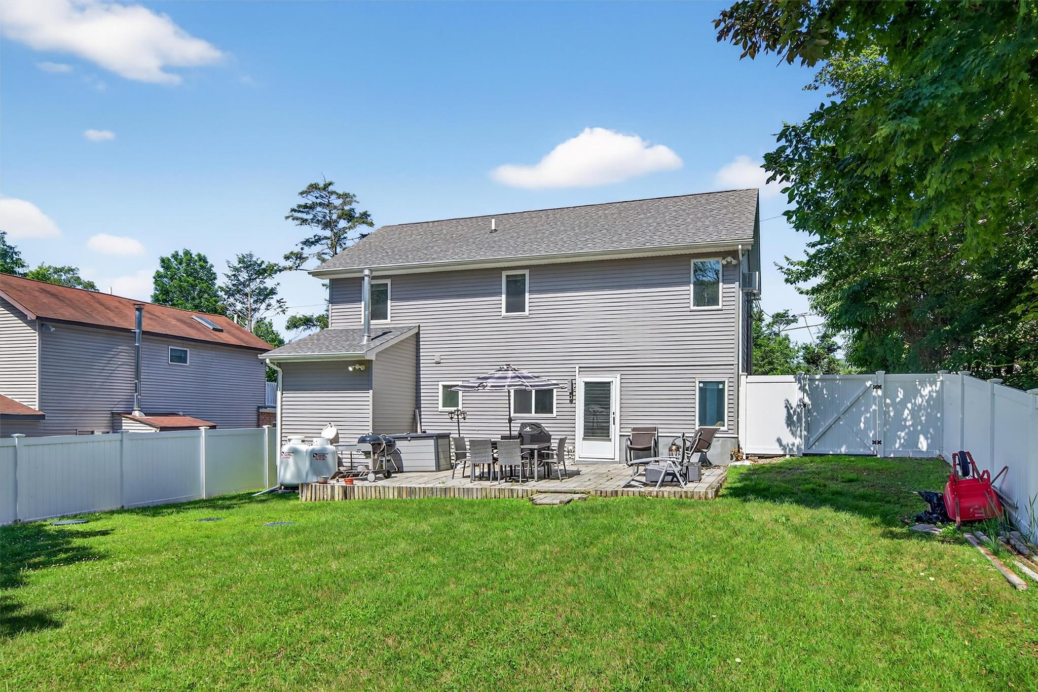 36 Bluff Avenue, Greenwood Lake, NY 10925