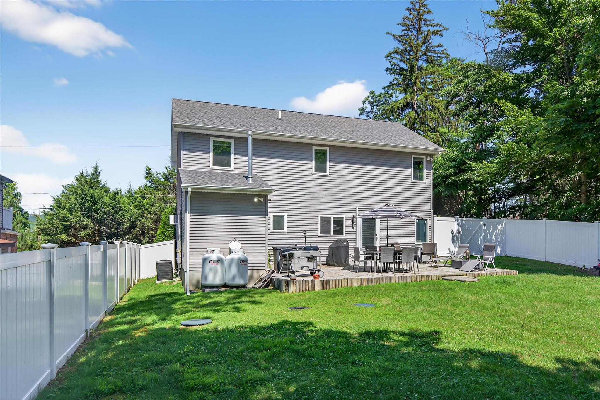 36 Bluff Avenue, Greenwood Lake, NY 10925