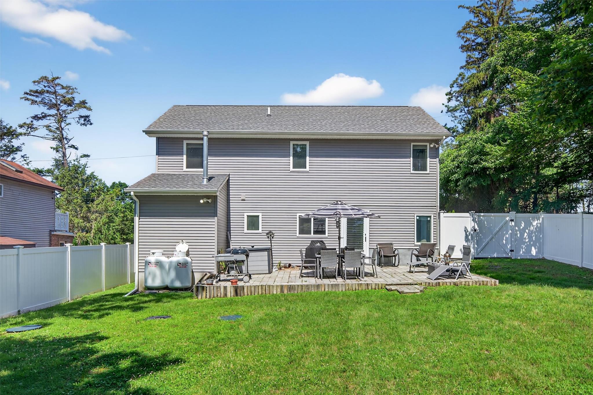 36 Bluff Avenue, Greenwood Lake, NY 10925