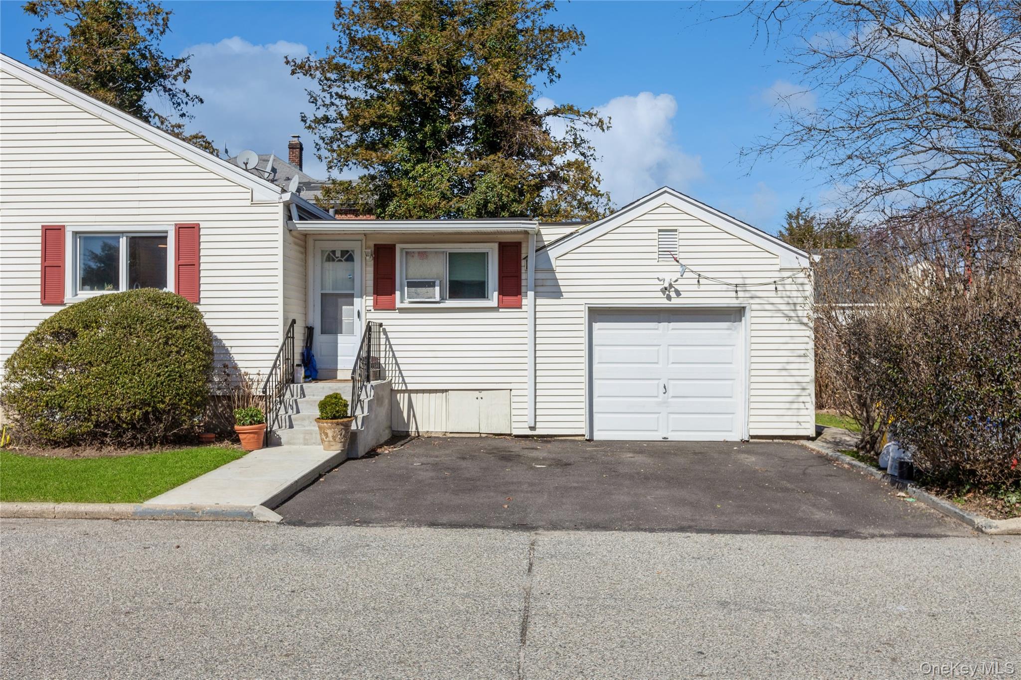 55 Nassau Avenue, Glen Cove, NY 11542