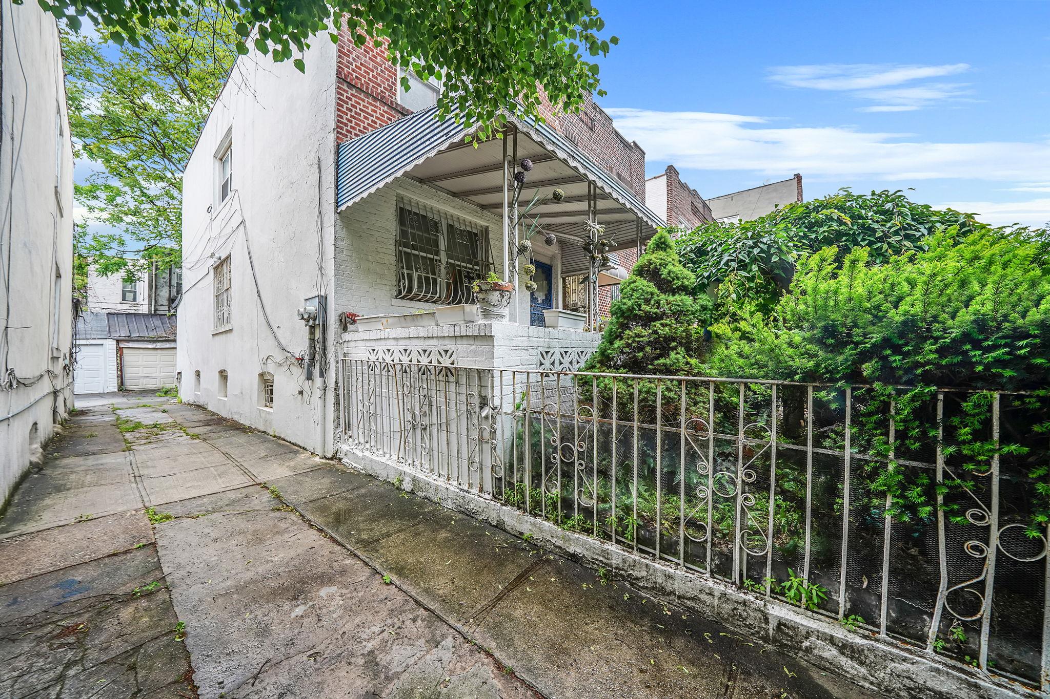 20 Lamont Court, Brooklyn, NY 11225