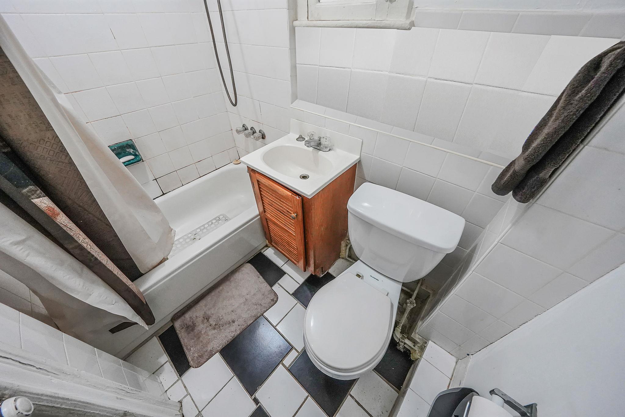 20 Lamont Court, Brooklyn, NY 11225