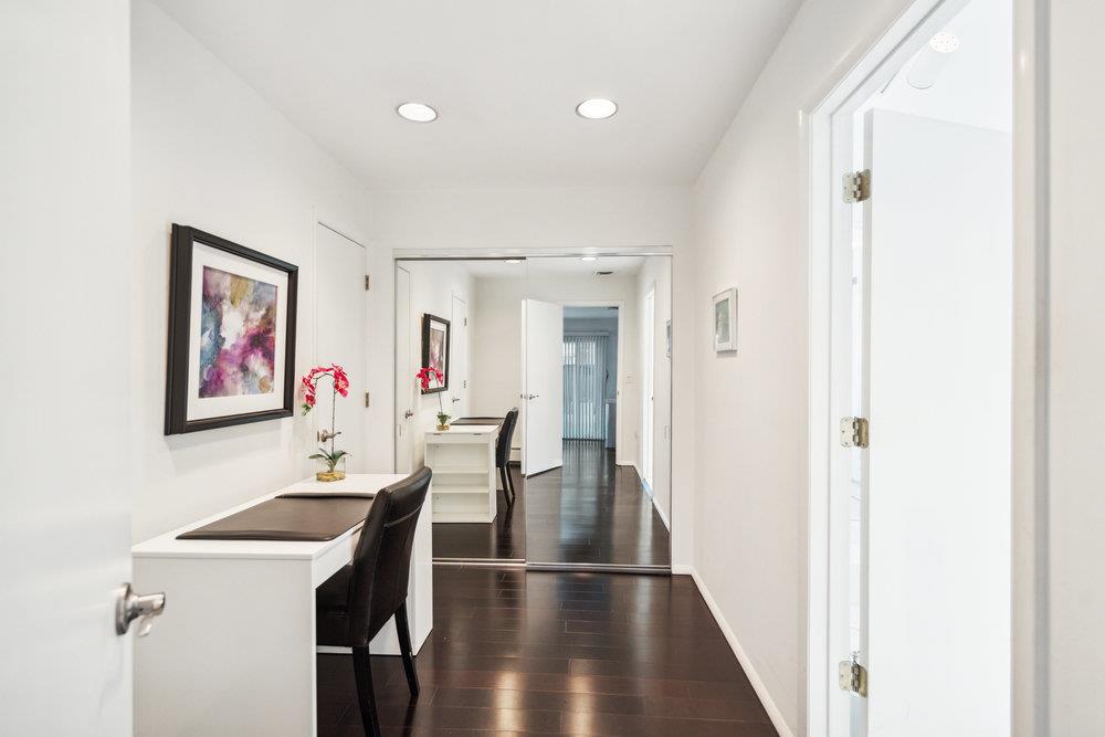 28 DEERINGWOOD Lane, Babylon, NY 11702