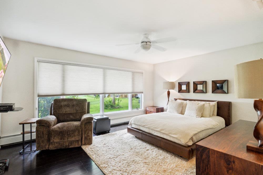 28 DEERINGWOOD Lane, Babylon, NY 11702