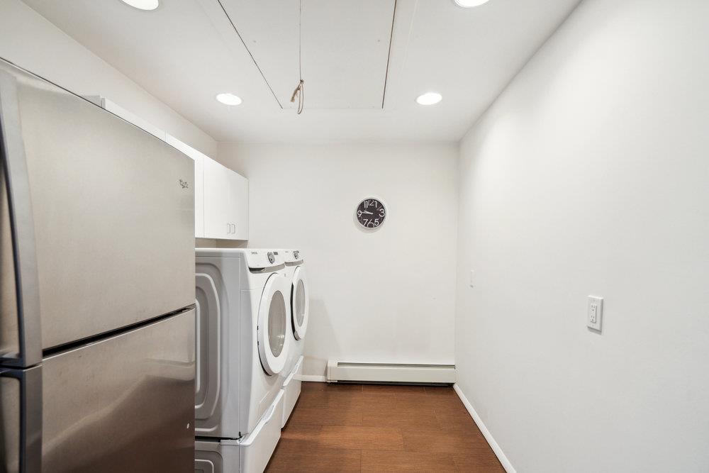 28 DEERINGWOOD Lane, Babylon, NY 11702