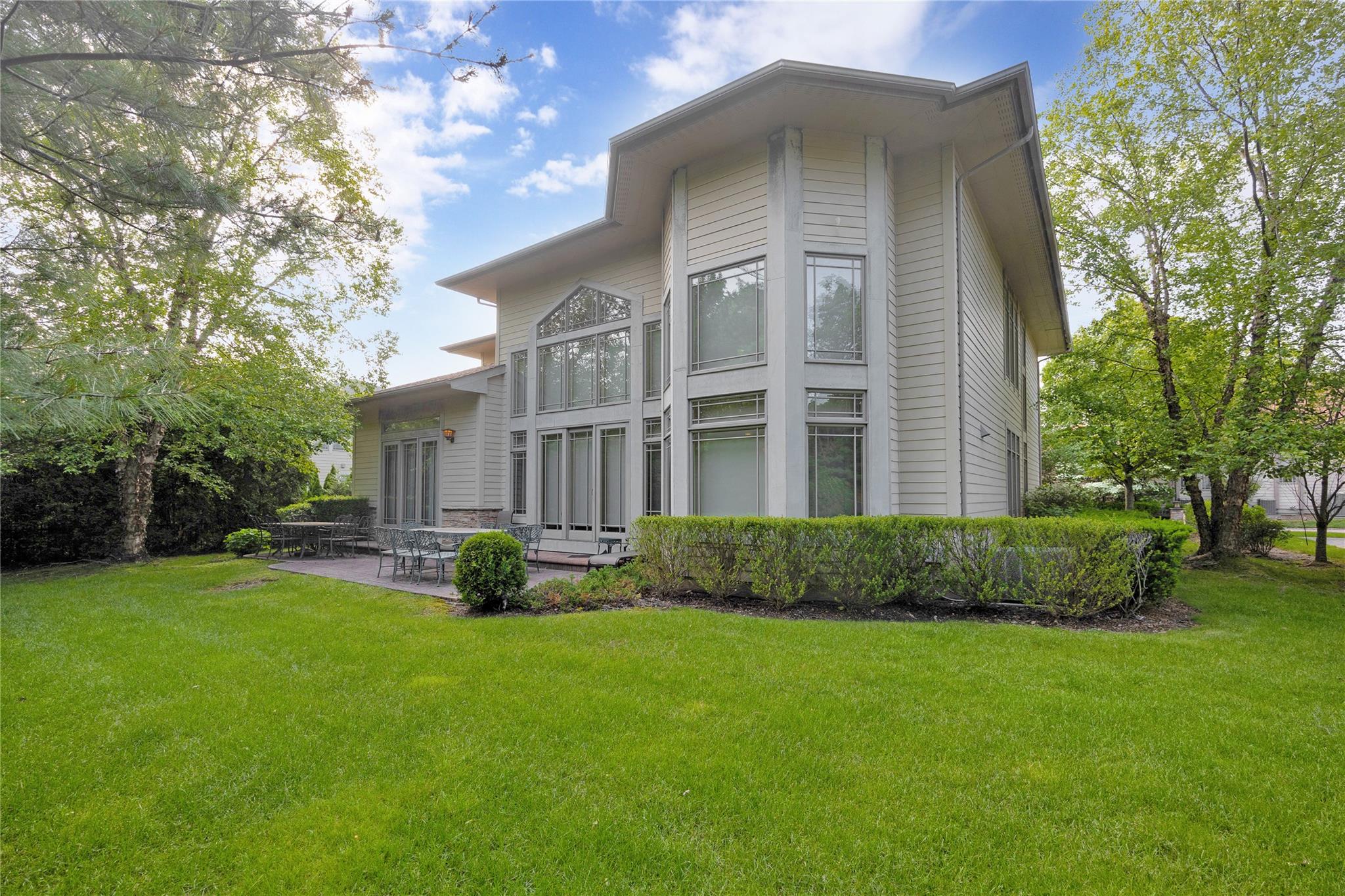 19 Holiday Pond Road, Jericho, NY 11753