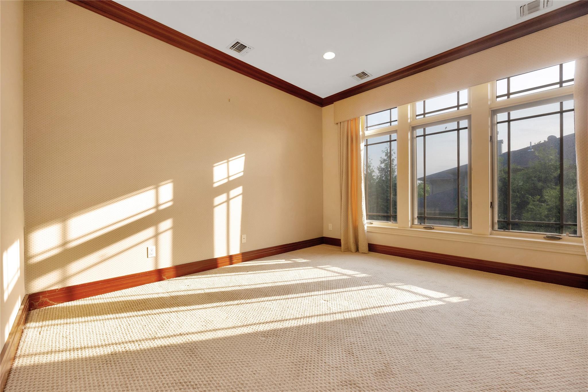 19 Holiday Pond Road, Jericho, NY 11753